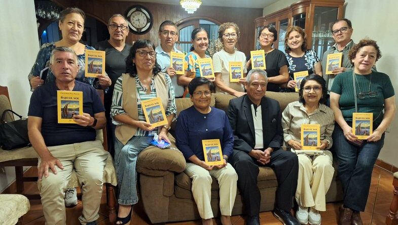 Escritor Carlos Varas presentó su poemario «Bajo el sol» en Trujillo