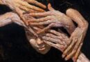 En el umbral de los espejos / Por Carlos Garrido Chalén