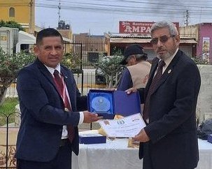 Distinguen al arqueólogo Daniel Castillo Benítez en  45º aniversario de creación de Chiclín