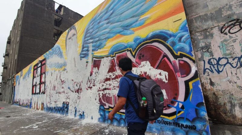 El nuevo perfil del alumno y los desafíos de la educación en el Perú actual / Carlos Varas Príncipe