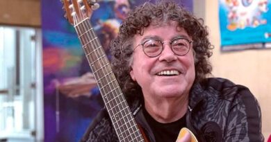 Para Franco De Benedictis / Carlos Varas Príncipe